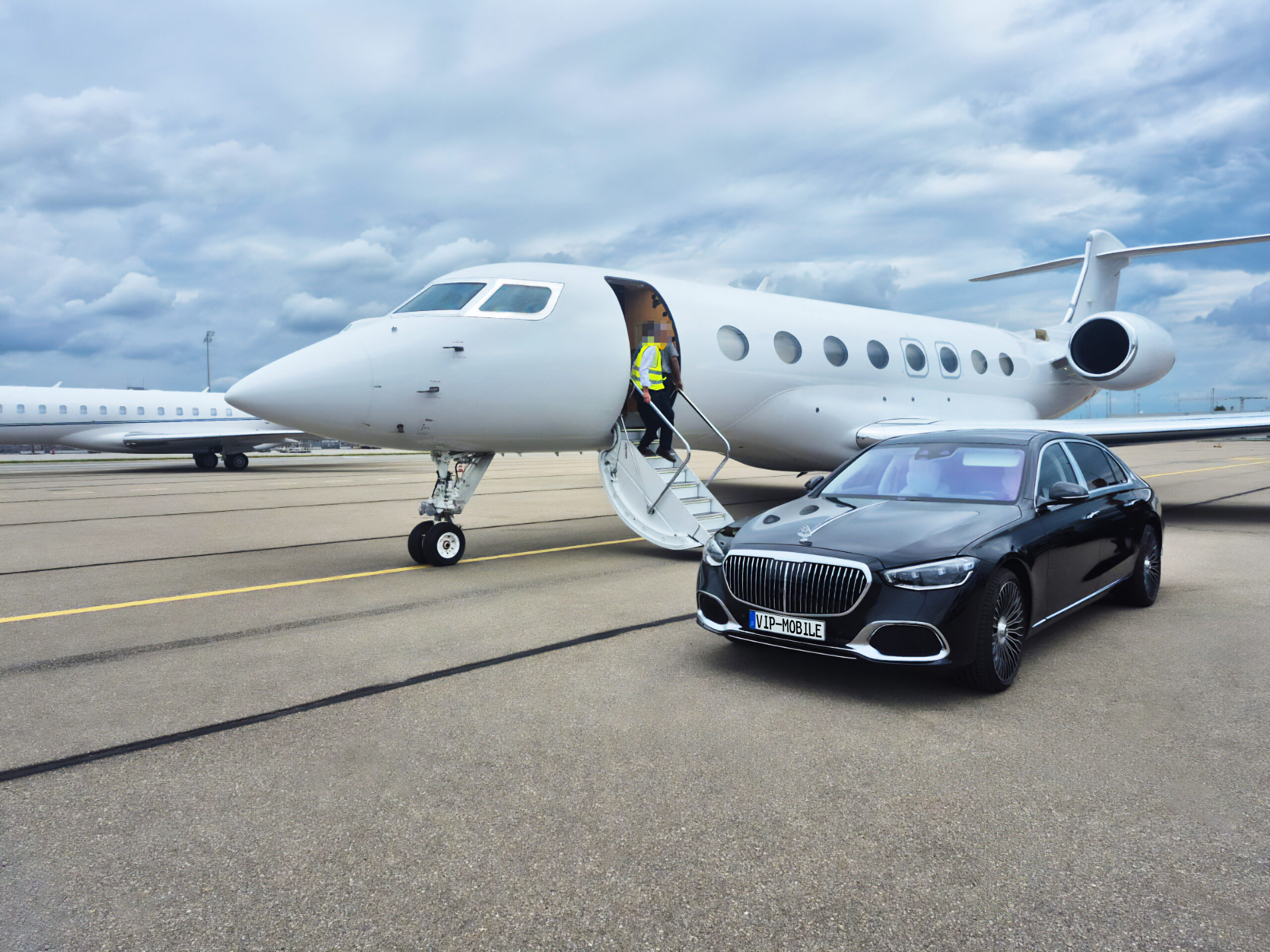 prinz-vae-visit-germany-mercedes-maybach